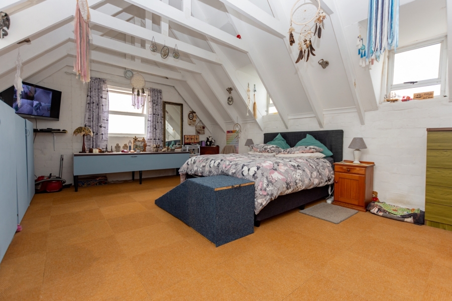 5 Bedroom Property for Sale in Britannia Bay Western Cape